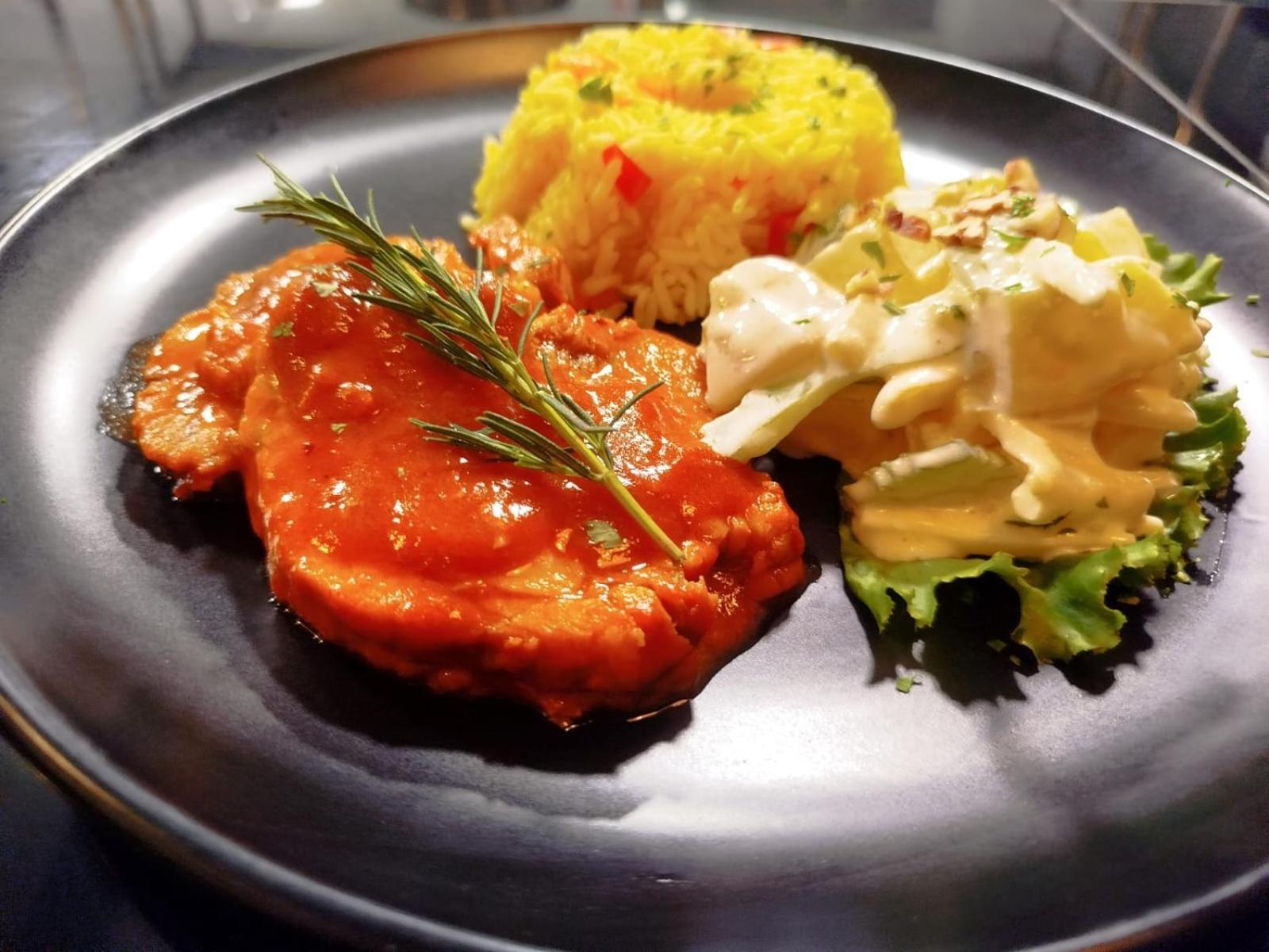 Hotel Konford Canete Imperial 外观 照片